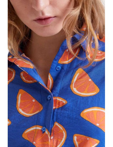 CAMISA FLUIDA ESTAMPADO DE PÓMELOS.