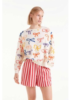 SUDADERA ESTAMPADO DE LAZOS.