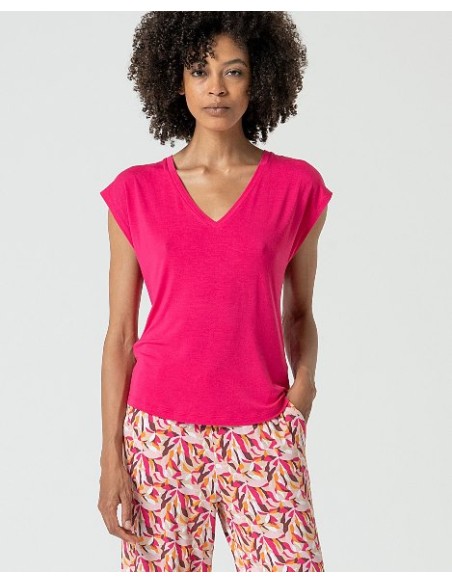 CAMISETA SIN MANGAS,ESCOTE PICO.