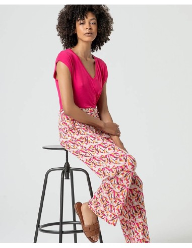 CAMISETA SIN MANGAS,ESCOTE PICO.