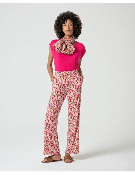 CAMISETA SIN MANGAS,ESCOTE PICO.