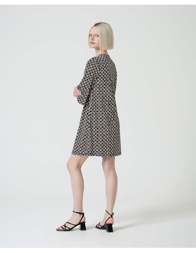 VESTIDO ESCOTE PICO,MANGA ACAMPANADA.