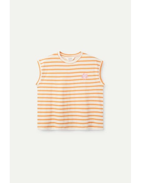 CAMISETA CON ESTAMPADO DE RAYAS.