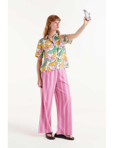 CAMISA ESTAMPADO BÁNANA.