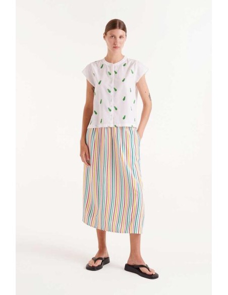 CAMISA CON ESTAMPADO PIÑAS,CUELLO MAO,M/CORTA.