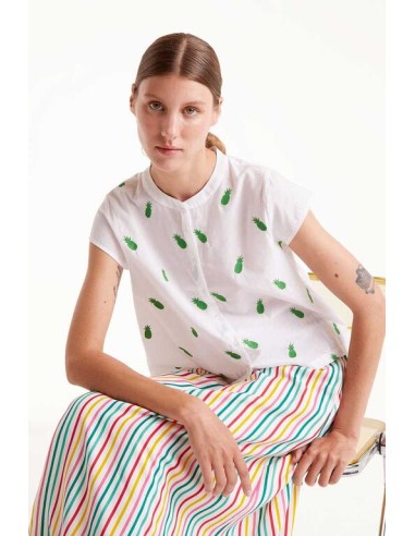 CAMISA CON ESTAMPADO PIÑAS,CUELLO MAO,M/CORTA.