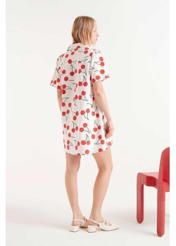 VESTIDO CORTO CON ESTAMPADO DE CEREZAS. 2