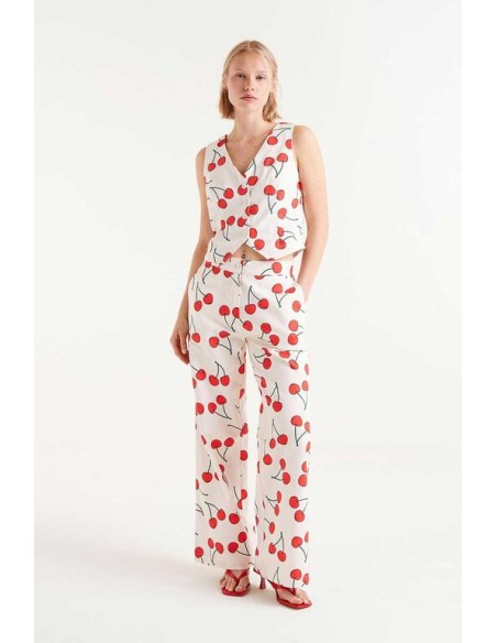 CHALECO CON ESTAMPADO DE CEREZAS.