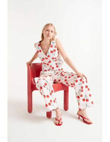 CHALECO CON ESTAMPADO DE CEREZAS.