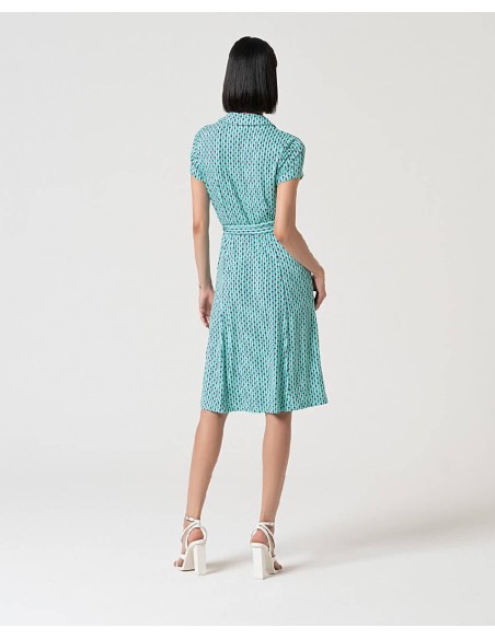 VESTIDO ELÁSTICO CAMISERO ESTAMPADO.