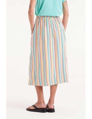 FALDA MIDI CON ESTAMPADO DE RAYAS DE COLORES Y CINTURA ELÁSTICA.