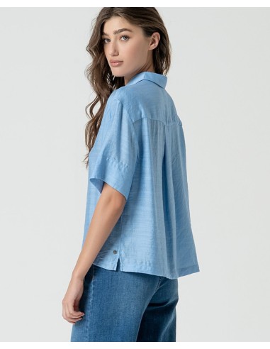 CAMISA CORTA SATINADA LISA.