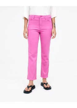 PANTALÓN TIPO DENIM.