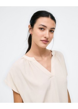 BLUSA CON CUELLO EN V. 2