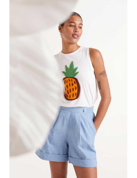 SHORT BOTONES EFECTO DENIM.