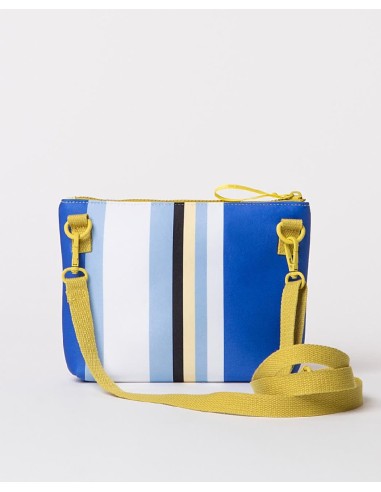 BOLSO ESTAMPADO CON ASA REGULABLE.