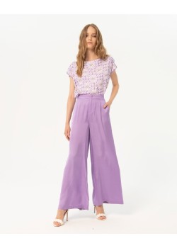 Pantalón largo amplio. Lila