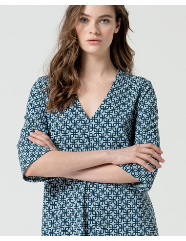 VESTIDO ESCOTE PICO CON MANGA ACAMPANADA.