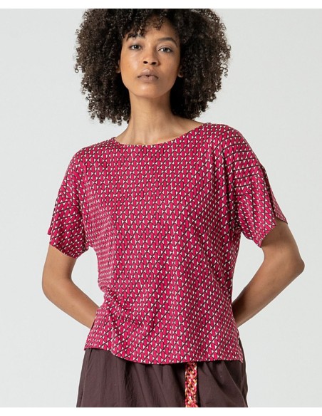 CAMISETA DE MANGA CORTA.