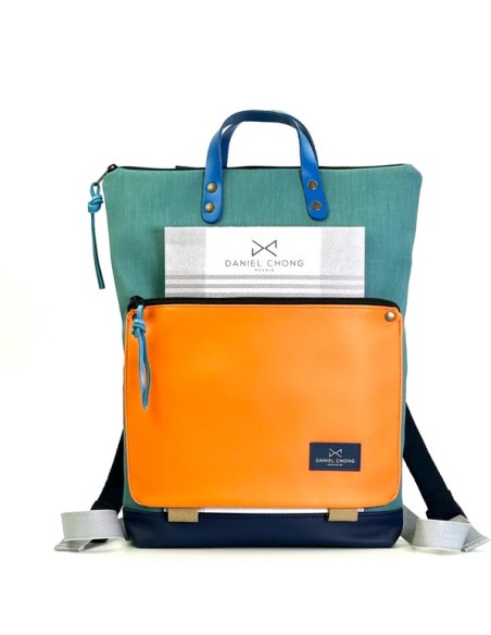 MOCHILA BOOK HOLDER ICONIC IMPERMEABLE DZ.