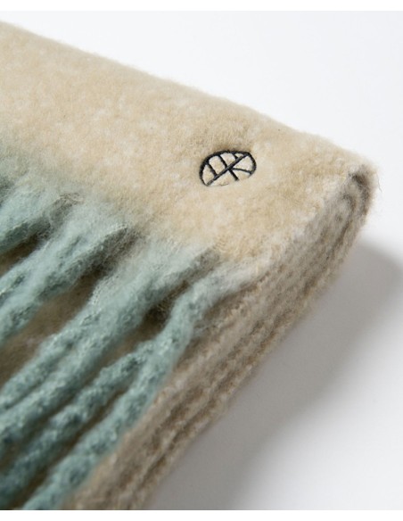 BUZANDA  PLANA Y MULLIDA CON FLECOS.