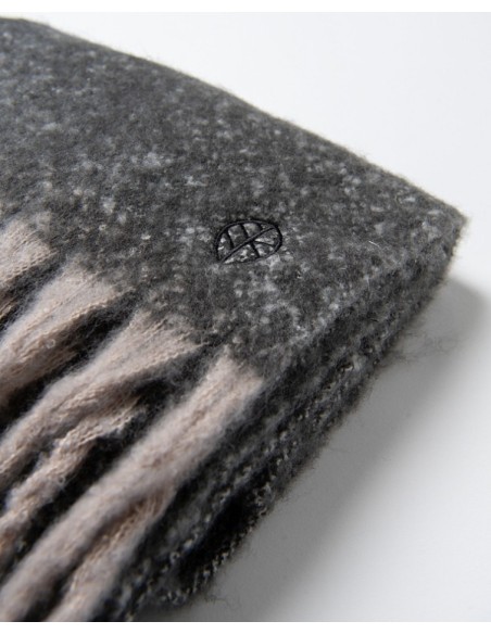 BUZANDA PLANA Y MULLIDA CON FLECOS.