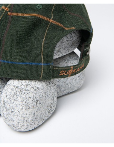 GORRA BASEBALL CON TEJIDO DE CUADROS.