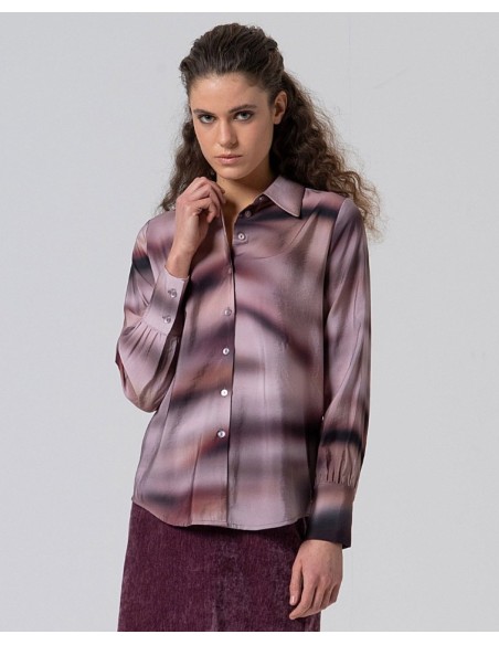 CAMISA FLUIDA DE CORTE CLÁSICO.