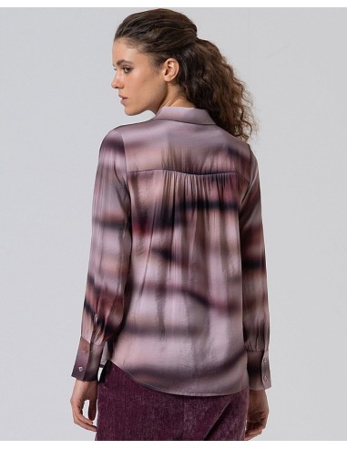 CAMISA FLUIDA DE CORTE CLÁSICO.