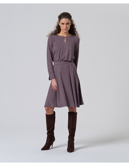 FALDA ESTAMPADP GRÁFICO,LARGO A RODILLA.