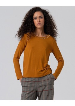 CAMISETA CUELLO REDONDO DE VISCOSA BAMBÚ.