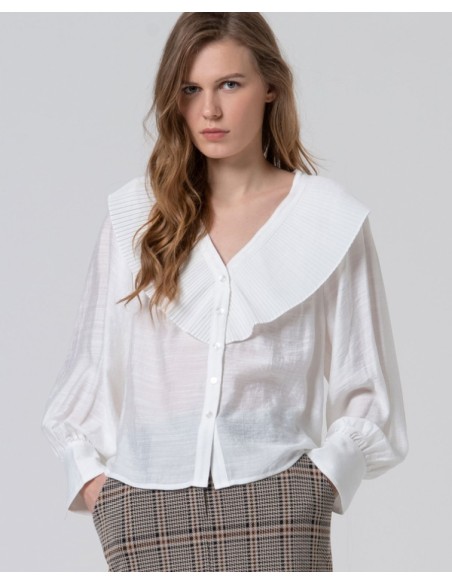 CAMISA CON CUELLO BABYDOLL XL.