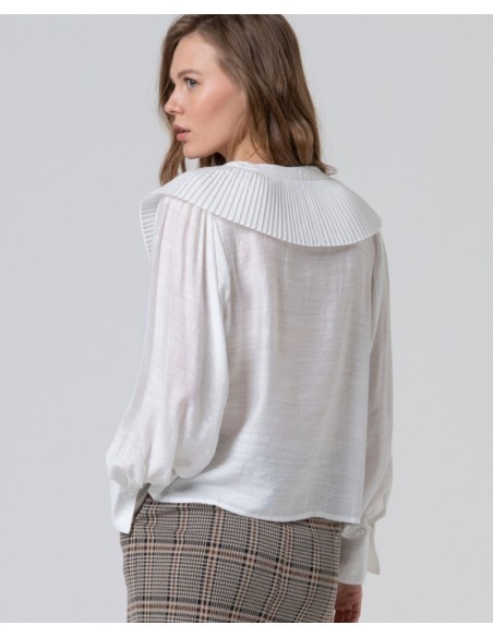 CAMISA CON CUELLO BABYDOLL XL.