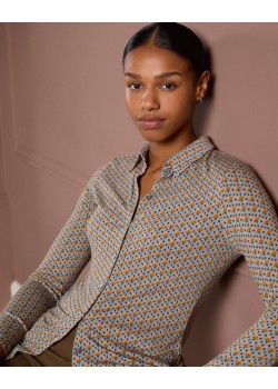 CAMISA ELÁSTICA CON MICRO ESTAMPADO VINTAGE. 2