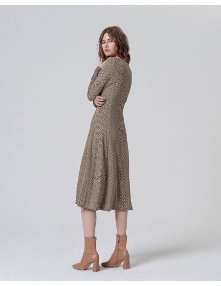 VESTIDO MIDI ELÁSTICO MICRO ESTAMPADO.
