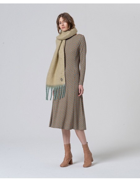 VESTIDO MIDI ELÁSTICO MICRO ESTAMPADO.