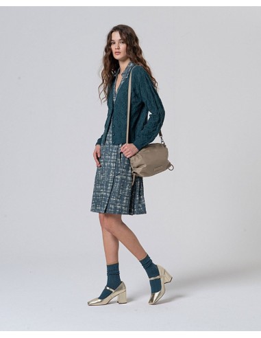 VESTIDO CORTO Y FLUIDO ESTAMPADO,CRUZADO.