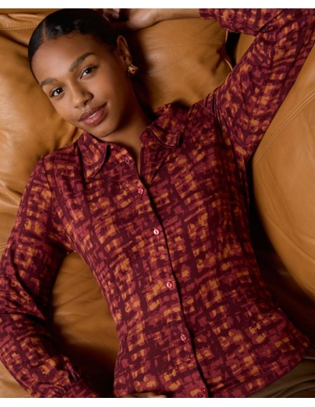 CAMISA ESTAMPADA MANGA LARGA.