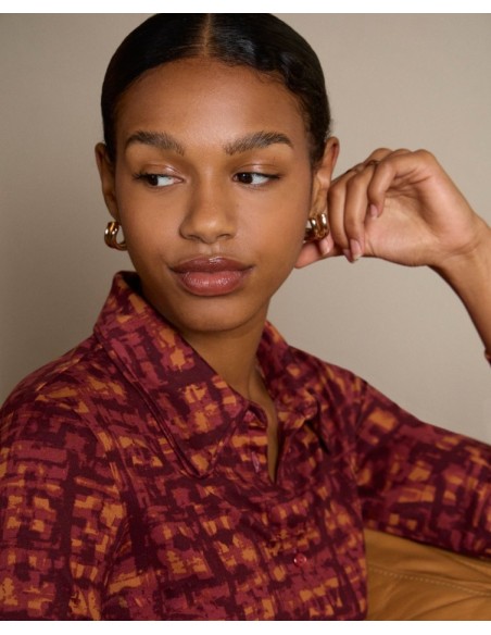 CAMISA ESTAMPADA MANGA LARGA.