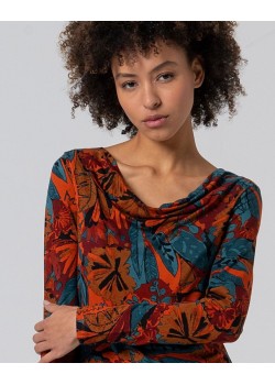 CAMISETA ESTAMPADA,ELÁSTICA CON ESCOTE DRAPEADO. 2