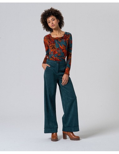 CAMISETA ESTAMPADA,ELÁSTICA CON ESCOTE DRAPEADO.