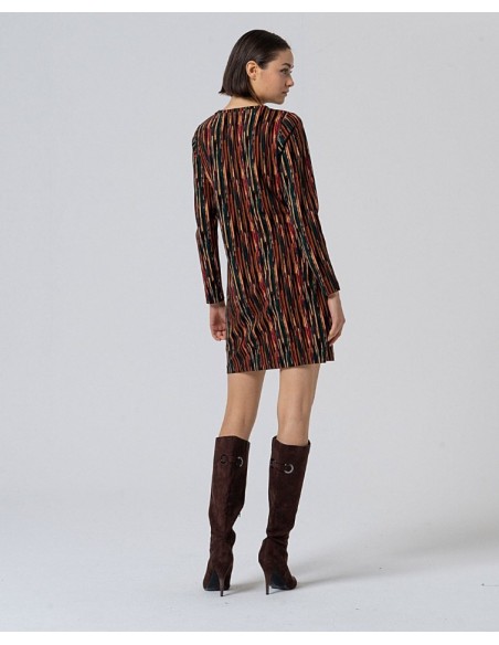 VESTIDO CORTO ELÁSTICO ESTAMPADO.