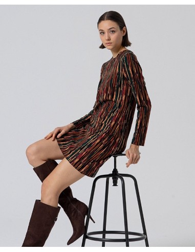 VESTIDO CORTO ELÁSTICO ESTAMPADO.