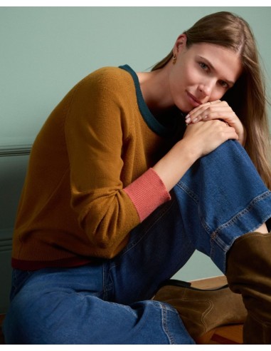 JERSEY TRICOT CON DETALLES A CONTRASTE.