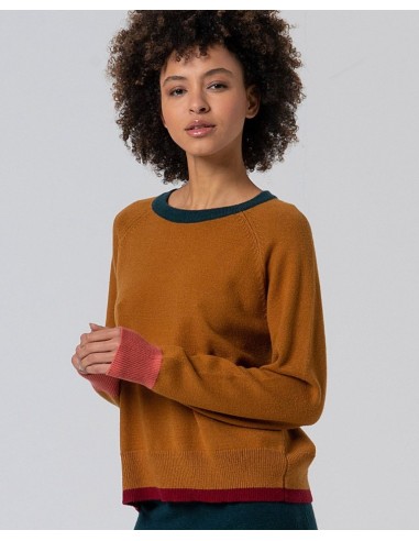 JERSEY TRICOT CON DETALLES A CONTRASTE.