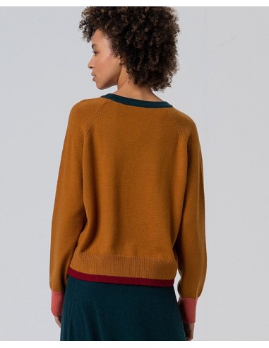 JERSEY TRICOT CON DETALLES A CONTRASTE.