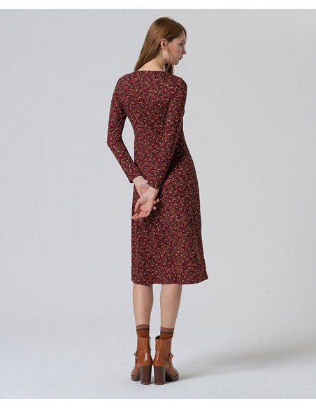 VESTIDO MIDI ESTAMPADO CON ESCOTE PICO.