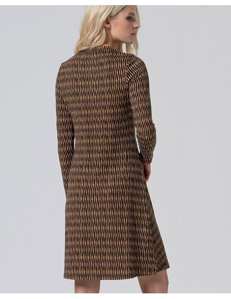 VESTIDO MIDI ESTAMPADO CON CUELLO ESTILO BARCO.