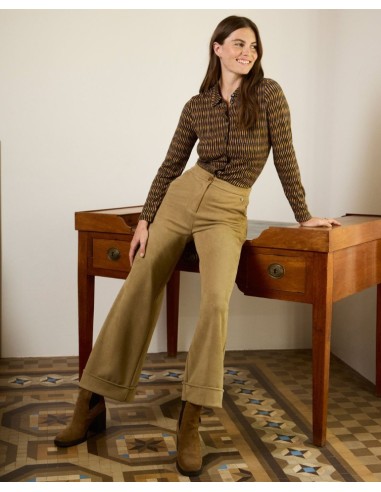 CAMISA ELÁSTICA CON PRINT DE ONDAS.