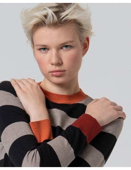 JERSEY CUELLO REDONDO A RAYAS.